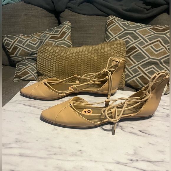 BCBGeneration Gladiator Pointed Flats Sz 10 - Picture 4 of 5